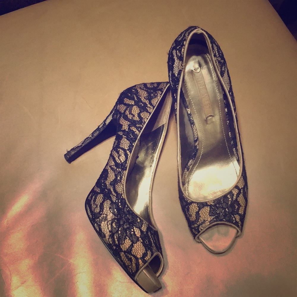 Nine West Nude/Black Lace High Heels Size 9.5